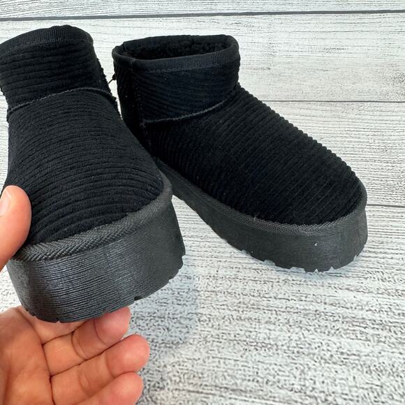 Dirty Laundry Women's Black Ribbed Sherpa Lined Booties Size 6 - Picture 9 of 9